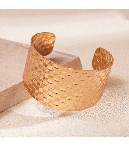 B1008 - Hollow Geometric Bracelet