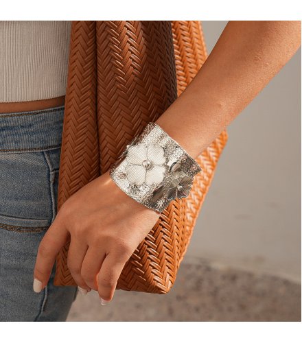 B1013 - Vintage Hollow Bracelet