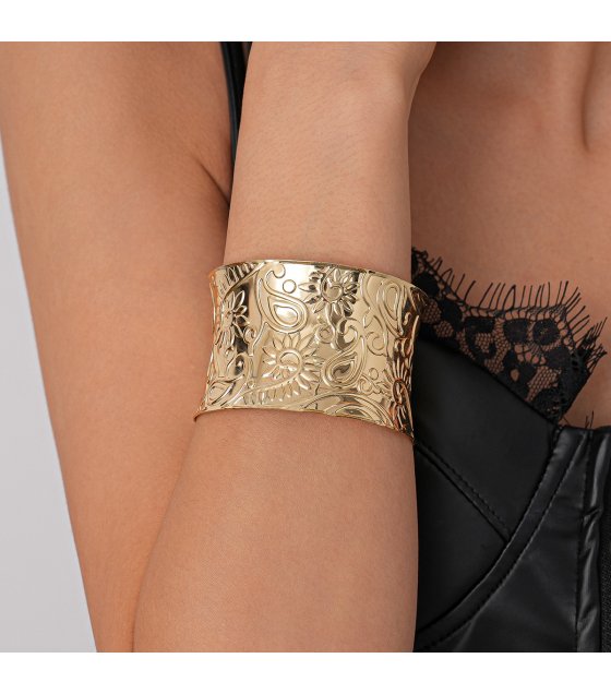 B1015 - Hollow Carved Bracelet