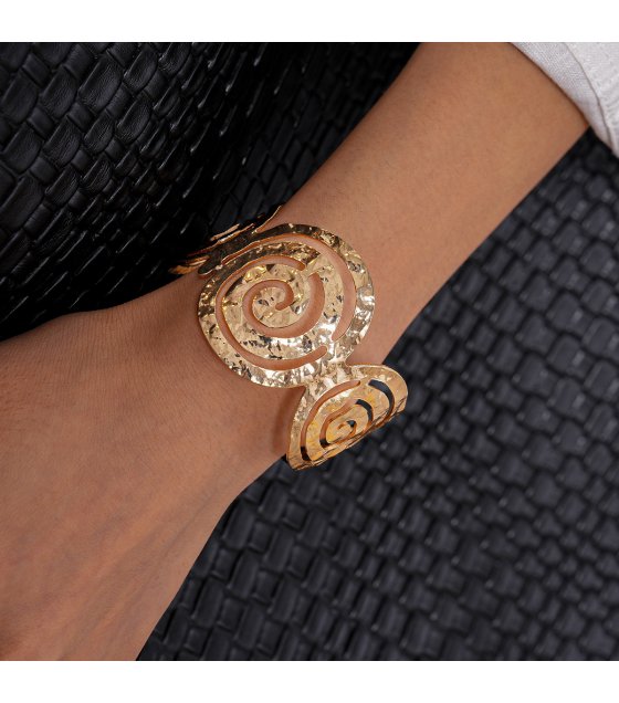 B1016 - Geometric Gold Cuff Bracelet