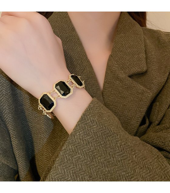 B1030 - Elegant Black Gemstone Bracelet