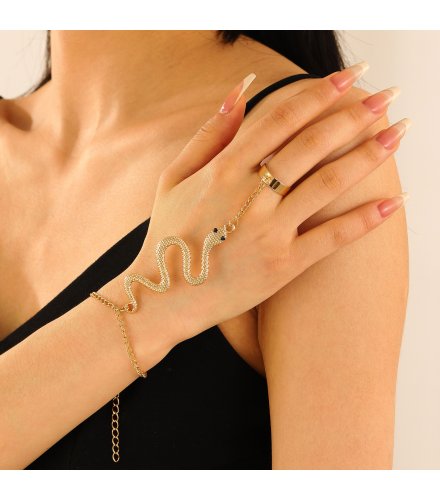 B1031 - Elegant Chain Snake Bracelet