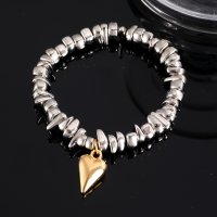 B1033 - Retro Heart Pendant Bracelet