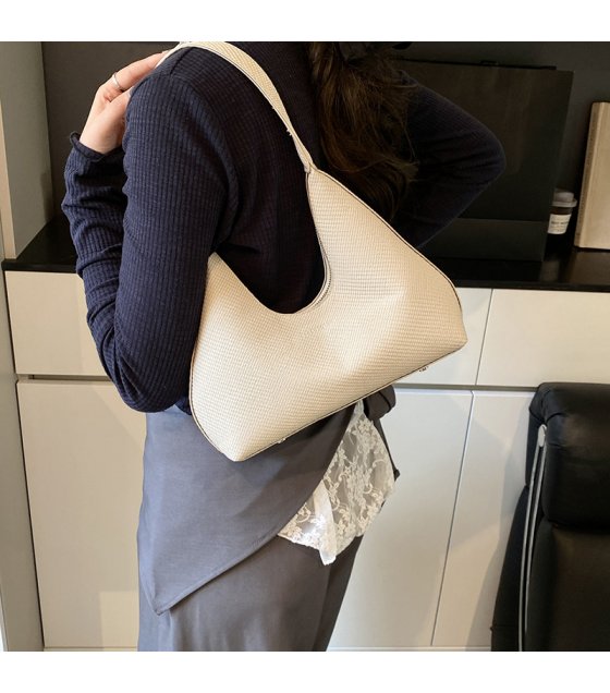 CL1488 - Simple portable crescent bag