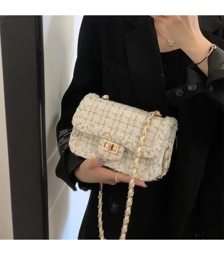 CL1501 - Woolen Chain Small Square Bag