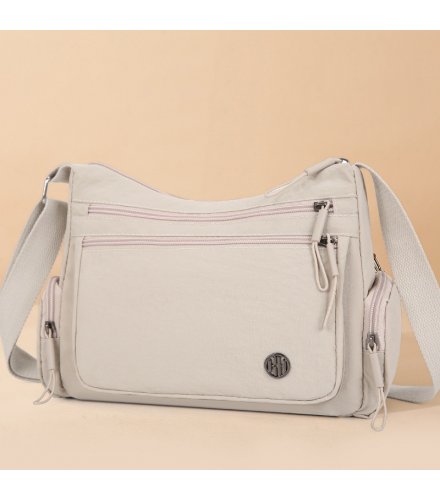 CL1570 - Elegant Lightweight Messenger Bag