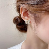 E1726 - Luxury Style Pearl Bow Earrings 