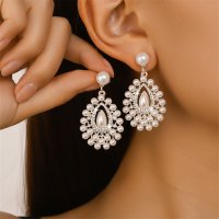 E1737 - Elegant Water Drop Pearl Earrings