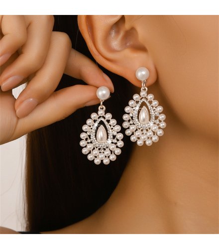 E1737 - Elegant Water Drop Pearl Earrings
