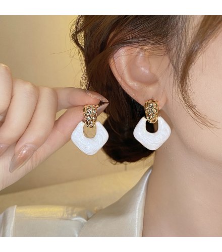 E1745 - Luxury Elegant Gold Earrings for Women