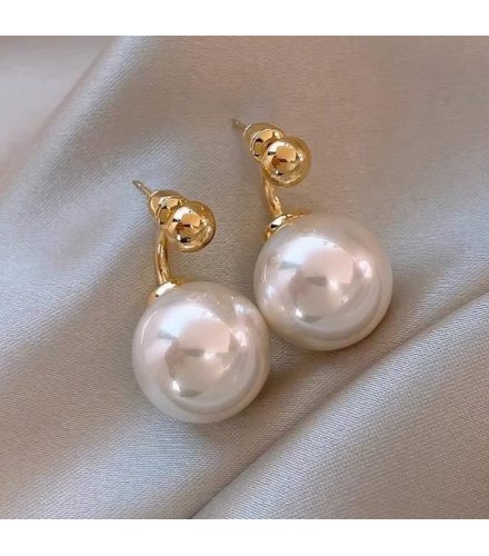 XE068 - White Pearl Drop Earrings