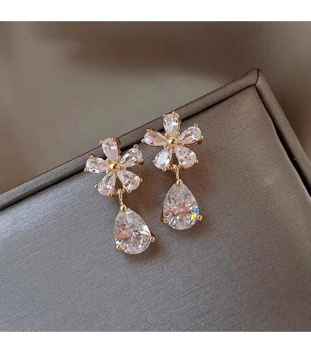 XE157 - Crystal Floral Drop Earrings