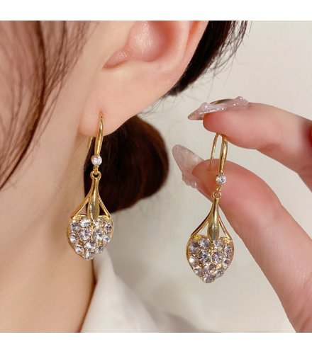 XE171 - Golden Droplet Earrings