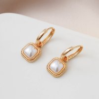 XE173 - Elegant White Stud Clip Earrings