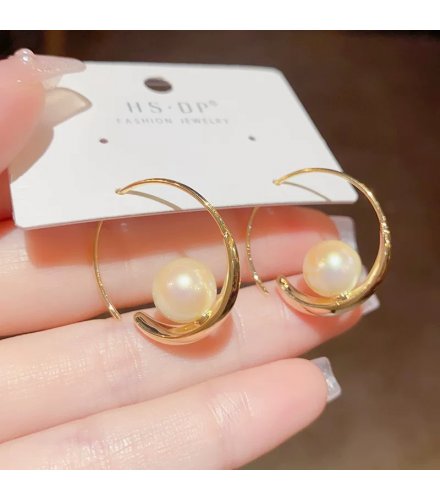 XE176 - Elegant Pearl Hoop Earrings