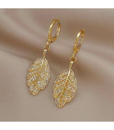 XE189 - Golden Drop Leaf Earrings