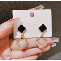 XE197 - Retro Square Drop Earrings