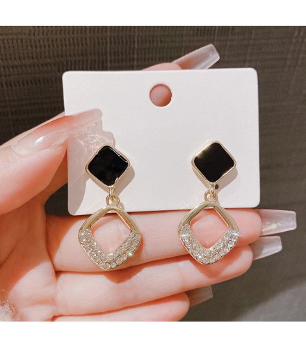 XE197 - Retro Square Drop Earrings