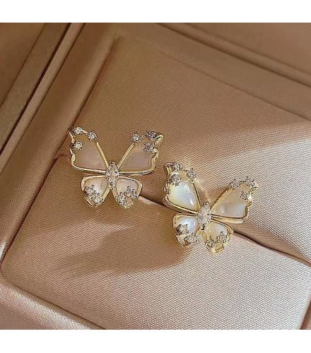 XE200 - Vintage Butterfly Stud Earrings