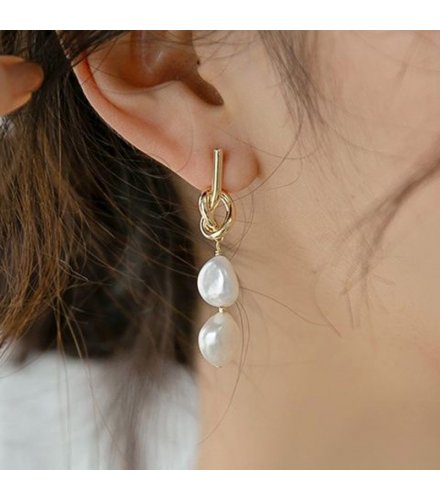 XE206 - Pearl Droplet Earrings