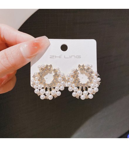 XE225 - Elegant Pearl Classic Earrings