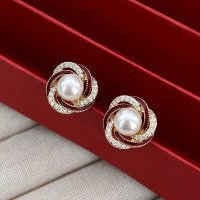 XE232 - Elegant Pearl Stud Earrings