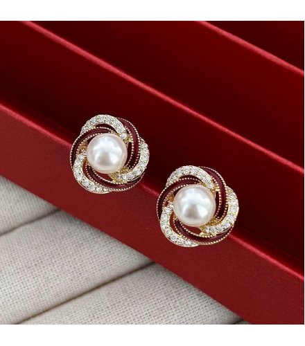 XE232 - Elegant Pearl Stud Earrings
