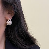 XE256 - Elegant Pearl Earrings