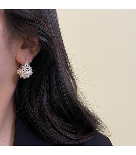 XE256 - Elegant Pearl Earrings