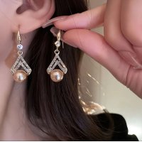 XE275 - Elegant Pearl Triangular Earrings