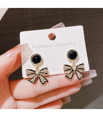 XE289 - Black Bowknot Stud Earrings
