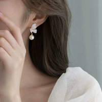 XE300 - Crystal Butterfly Pearl Earrings