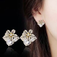 XE309 - Flower Pin Earrings 