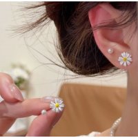 XE319 - Elegant Fresh Daisy Earrings