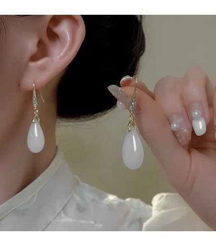 XE325 - White jade drop earrings 