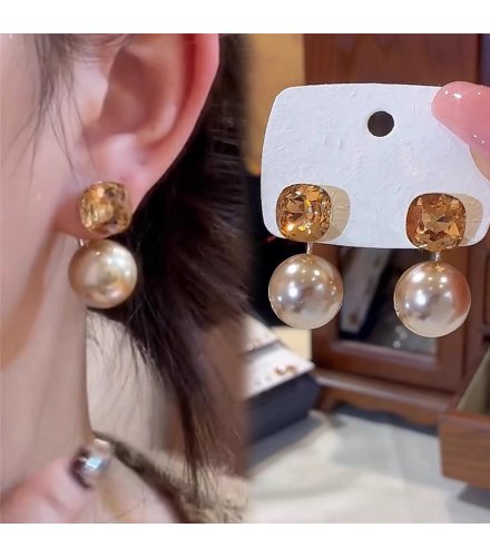 XE339 - Champagne Sugar Cube Crystal Bead Earrings