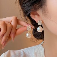 XE342 - Luxury Pearl Earrings for Women