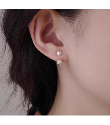 XE348 - French Style Pearl Ear Stud for Women