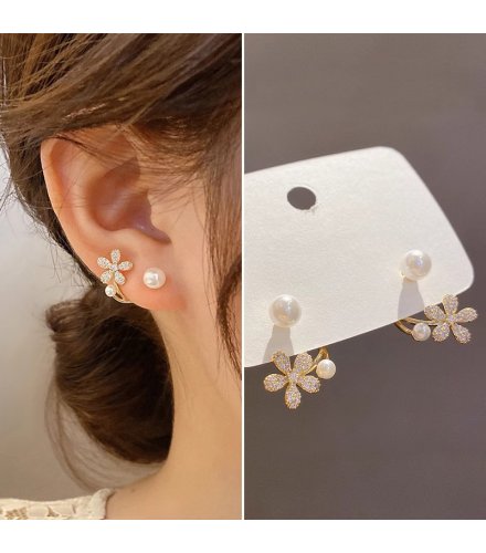 XE352 - Fashion Flower Pearl Stud Earring