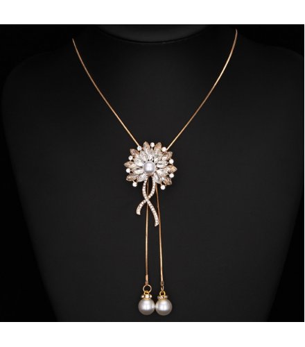 N2682 - Elegant Flower Pendant Necklace