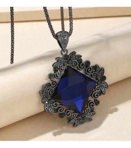 N2684 - Vintage Carved Pendant Necklace