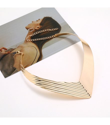 N2690 - V Collar Metal Textured Necklace N2690 - V Collar Metal Textured Necklace