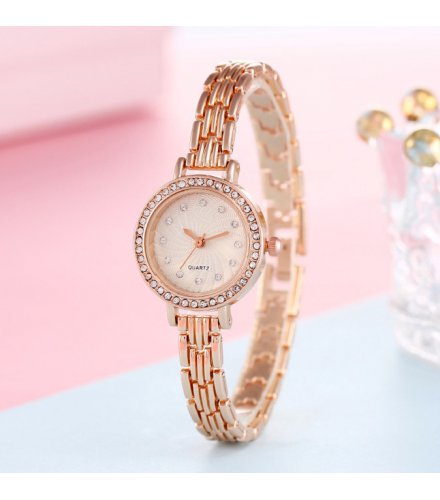 W4070 - Simple Elegant Thin Strap Watch